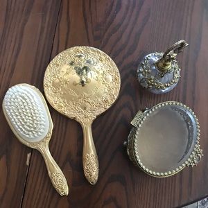 Gold plated vanity set. Great condition ❤️